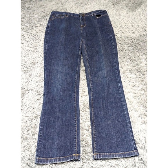 LL Bean Jeans Womens Sz 12 Regular Measures 32X30 Classic Fit Denim Straight Leg - Picture 1 of 10